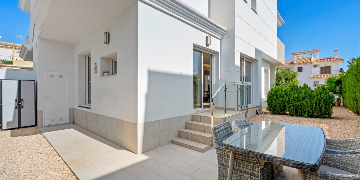 o_1j80l3seq1l71ovn18j5d8h1o7h3n