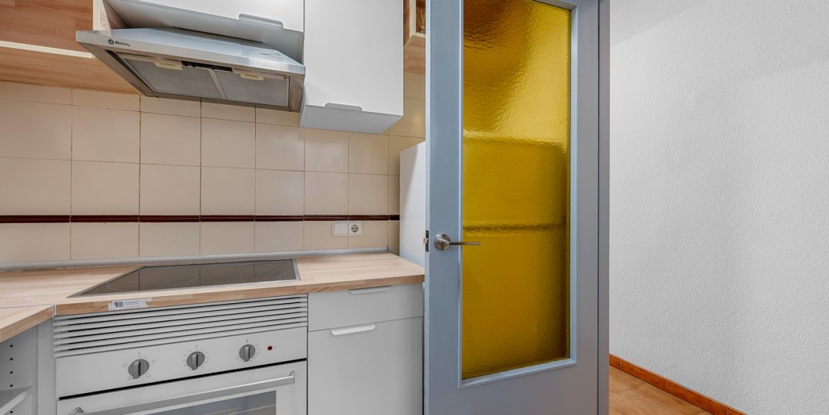 o_1j810j3lo11uc1t721fbanvg23l2m