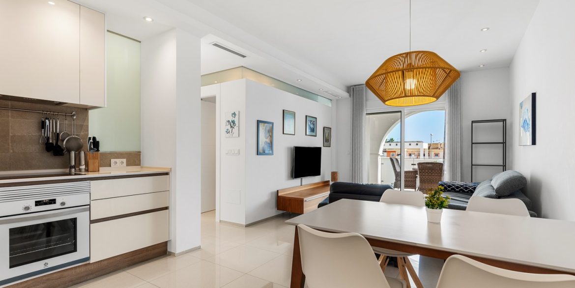 o_1j82vk3n516qh1o5i16cg1ar51bdl32