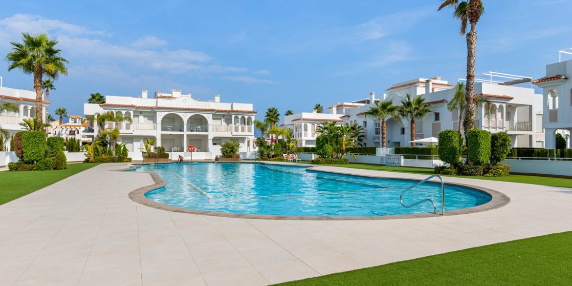 o_1j82vk3n61jm31dvg1ef618b7cv13j