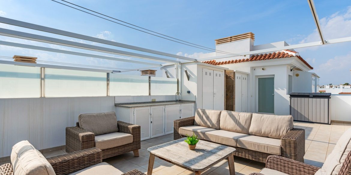 o_1j82vk3n6ti6141s1h6r1b3ilks3e