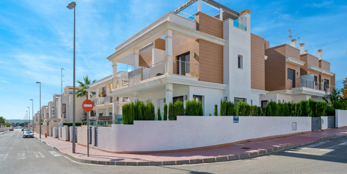 o_1j85ktkto10gu4rp1r844bsq952t