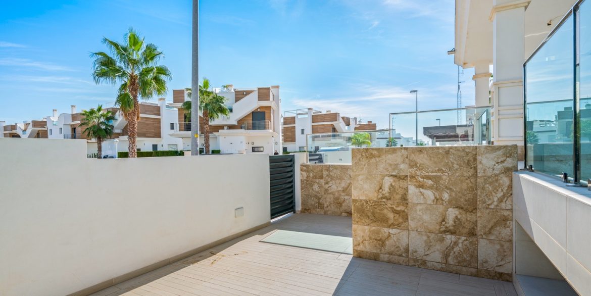 o_1j85ktkto10u4i7f7og102b85p32