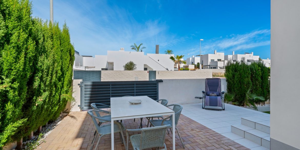 o_1j85ktkto1adjujdmqs1gb0f3c2u