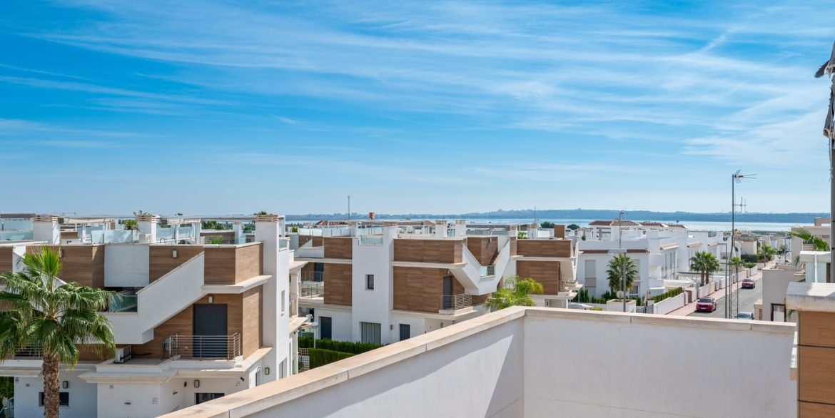 o_1j85ktktp1685vbkkp18kqok042