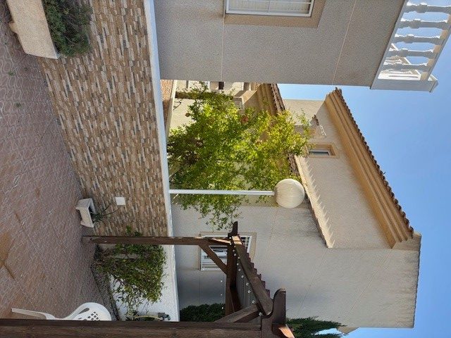 o_1j8aihdlnmrj1l95lik1nfb1aqs1o