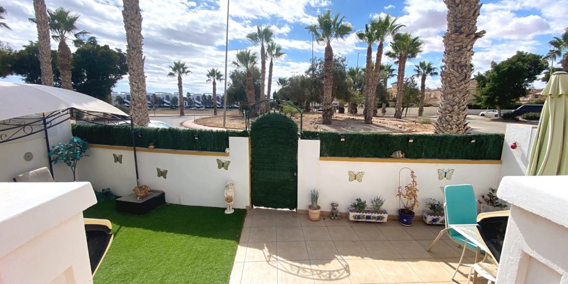 o_1j8l9tdrm16uo1lov33k8vm1mcr2l