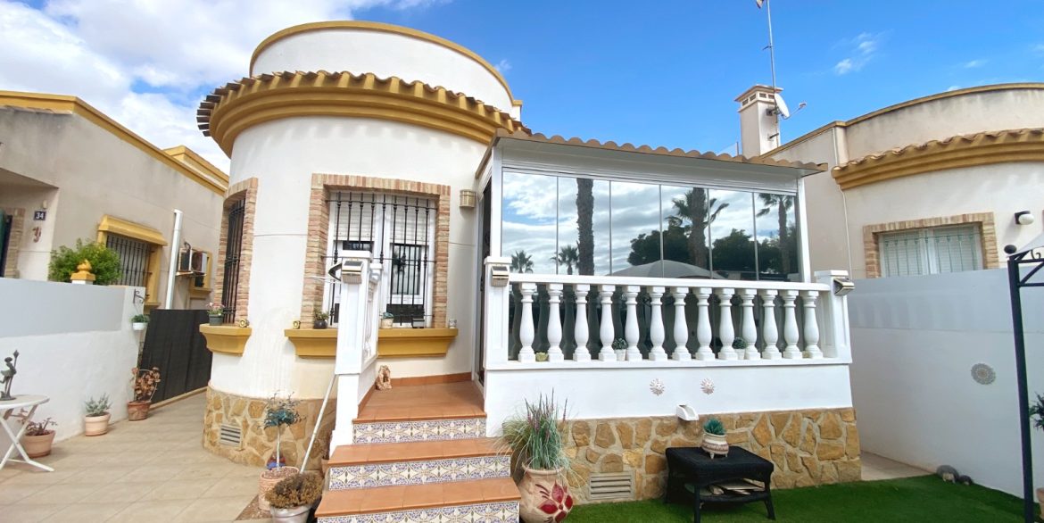 o_1j8l9tdrm1j351ir3667aoj1ml029