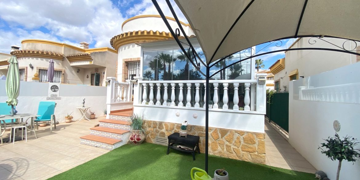 o_1j8l9tdrm5v31jb1hi7pc21ct42b