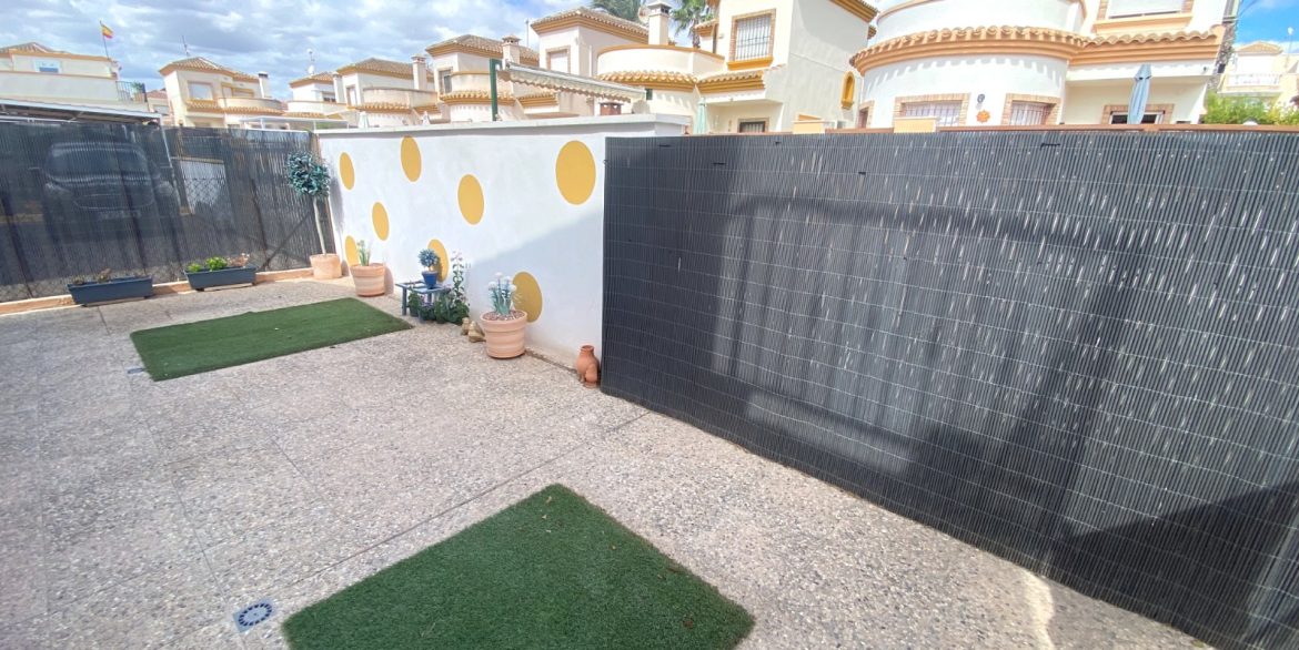 o_1j8l9tdrmmme1nu1523jve14bp2e