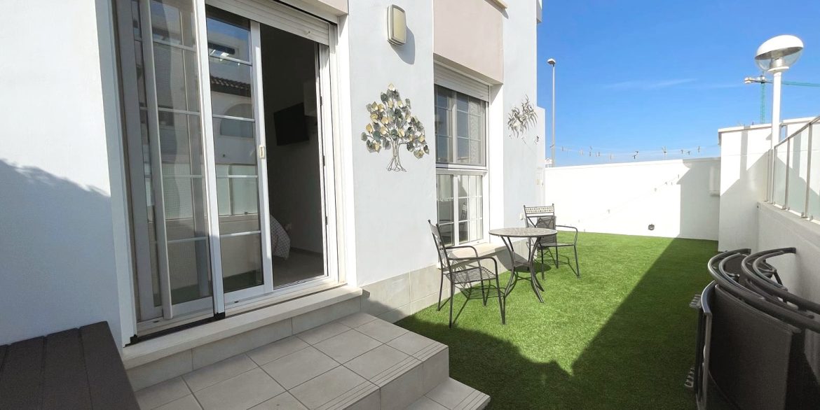 o_1j8nuptrsq82l4u1ni61j2i1fqq32