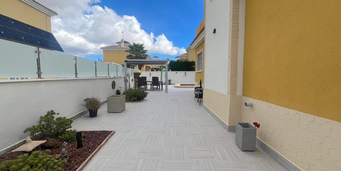 158366-villa-for-sale-in-algorfa-30692208-large