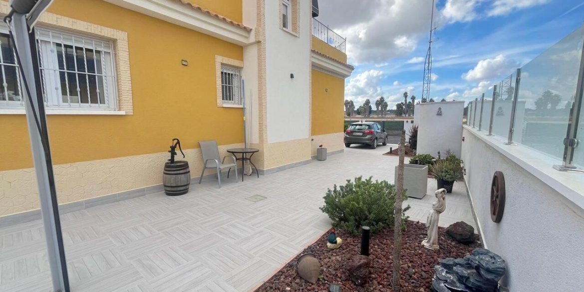158366-villa-for-sale-in-algorfa-30692209-large
