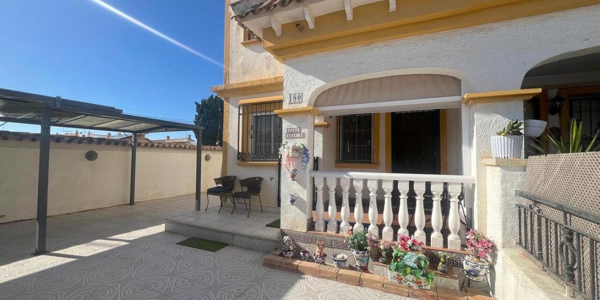 158389-townhouse-for-sale-in-torrevieja-30696191-large