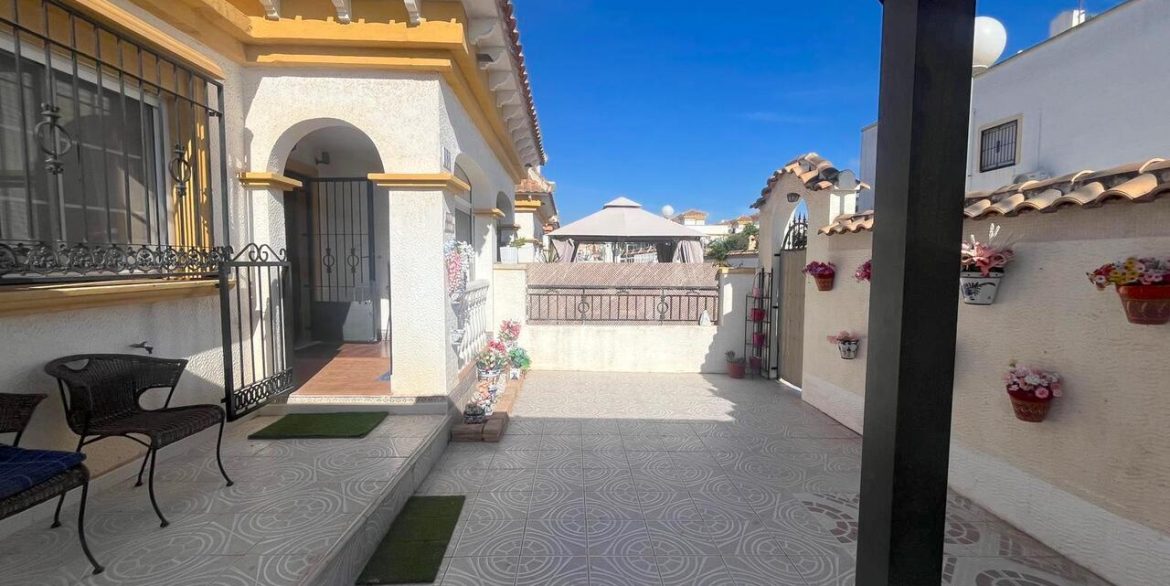 158389-townhouse-for-sale-in-torrevieja-30696193-large