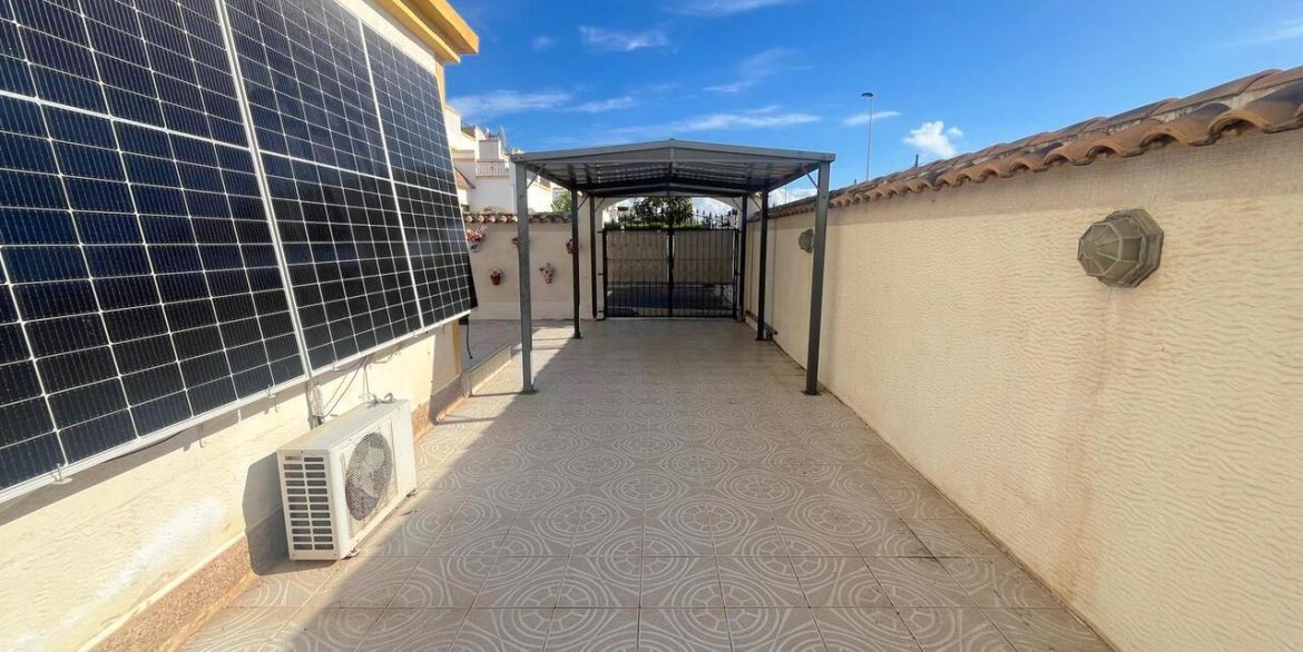 158389-townhouse-for-sale-in-torrevieja-30696196-large