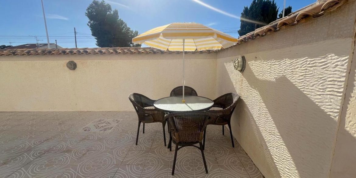 158389-townhouse-for-sale-in-torrevieja-30696197-large