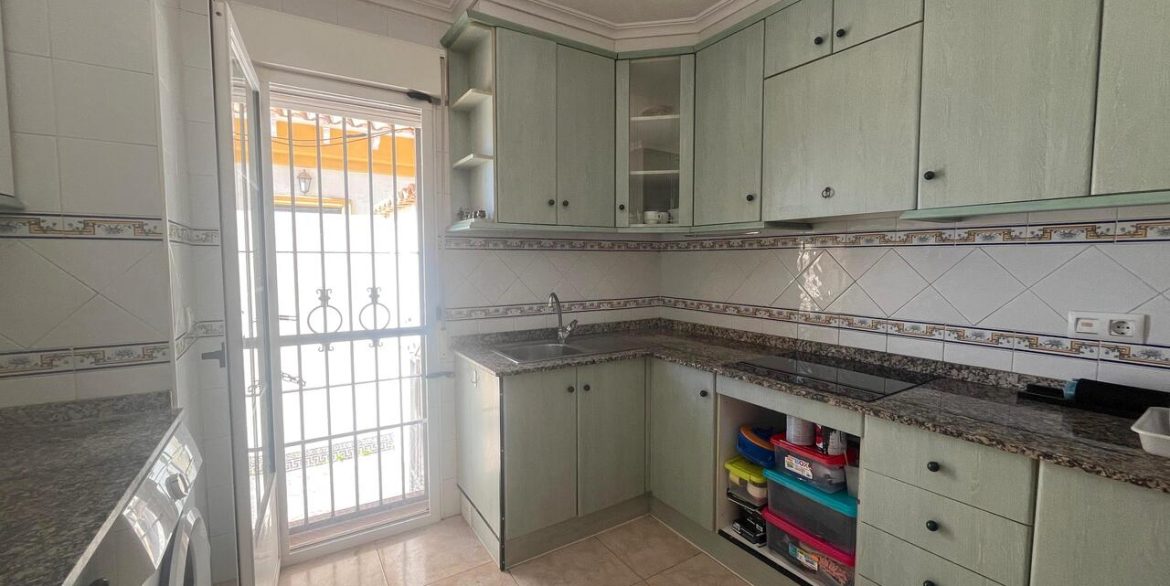 158389-townhouse-for-sale-in-torrevieja-30696204-large