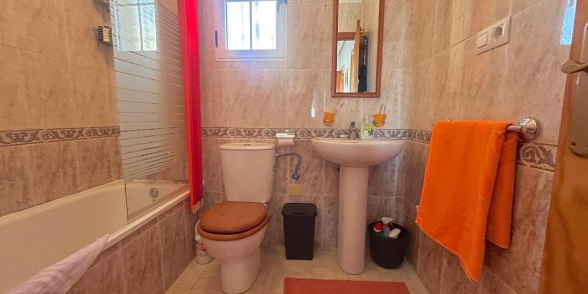 158389-townhouse-for-sale-in-torrevieja-30696211-large