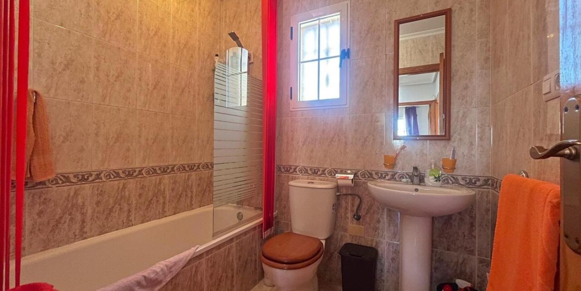 158389-townhouse-for-sale-in-torrevieja-30696213-large