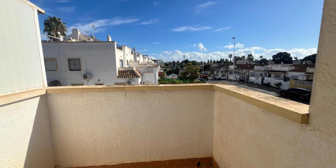 158389-townhouse-for-sale-in-torrevieja-30696221-large