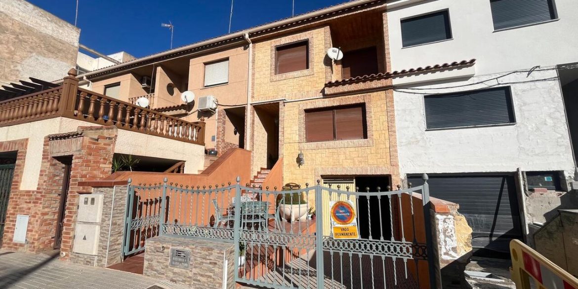 158390-townhouse-for-sale-in-formentera-del-segura-30696228-large