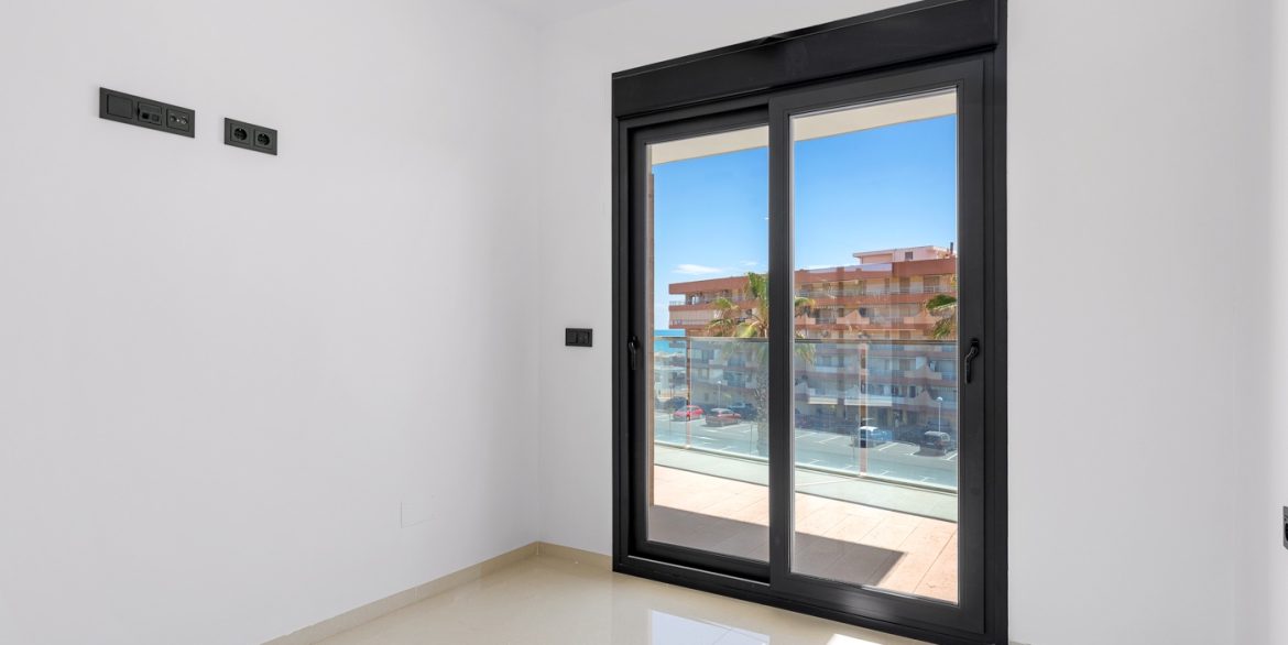 d6904b1d3377fc6904b1d3377ff