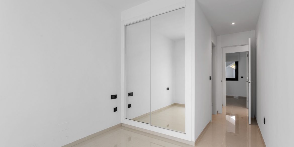 d6904b1d33a7db6904b1d33a7de