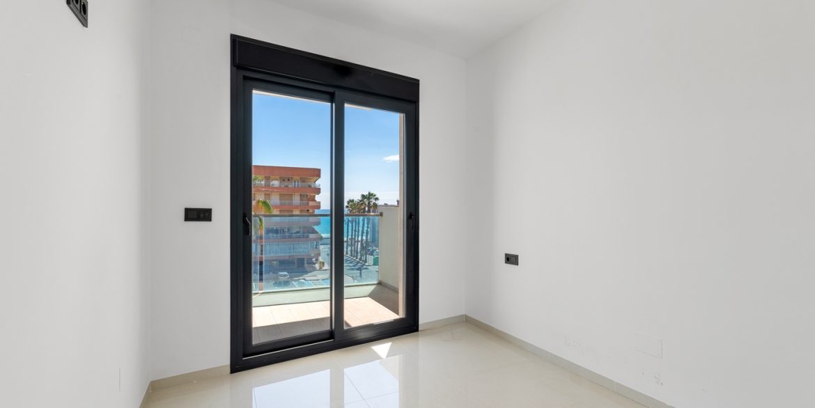 d6904b1d33c99c6904b1d33c99e