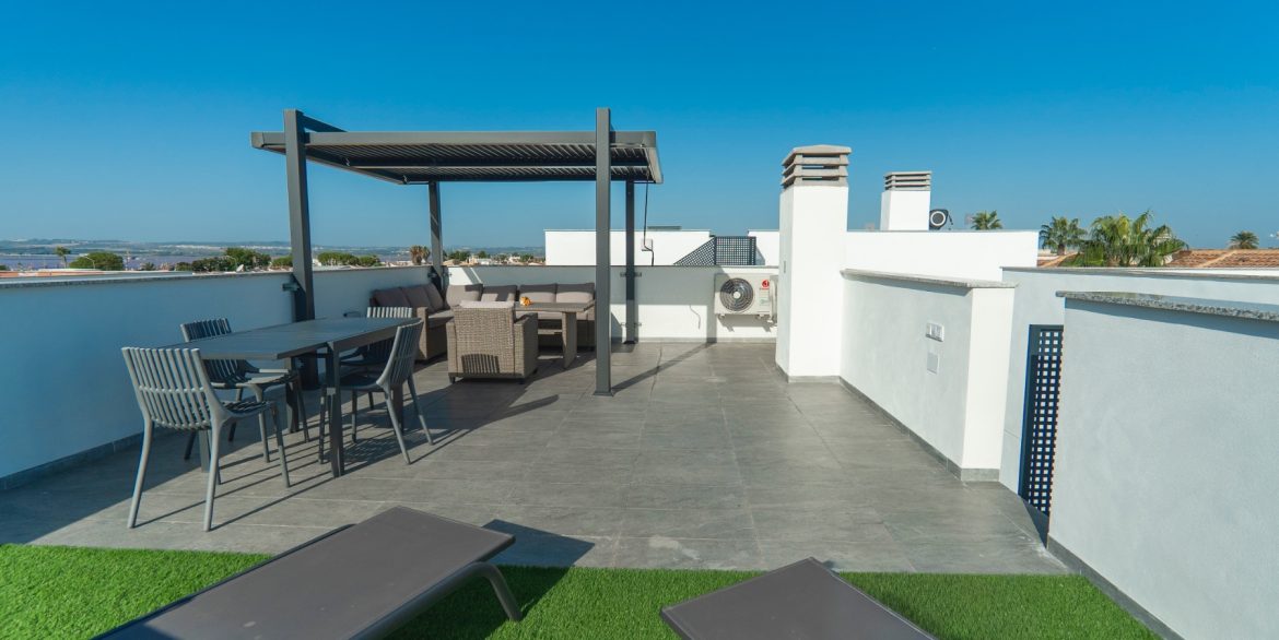 o_1j7jlmvh817u04mb118g1rd815v04p