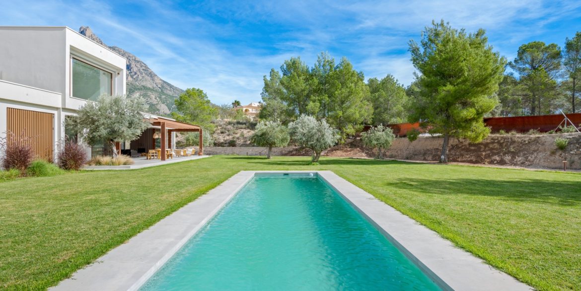 o_1j9500e9k17mp10mirtj1m7u1nv650