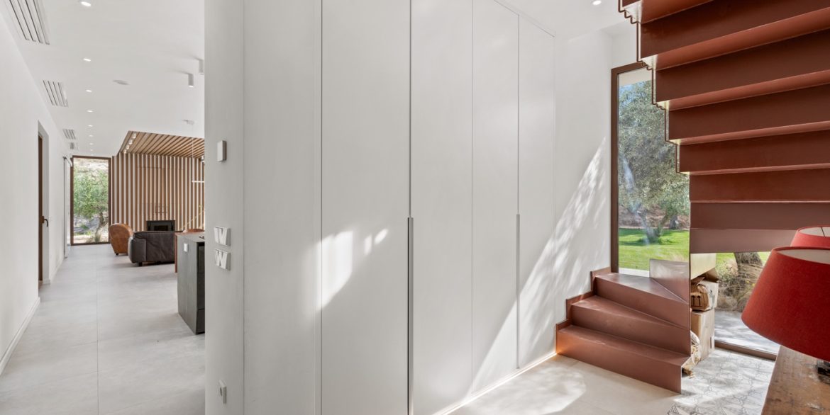 o_1j9500e9k809sgd1352140922h42