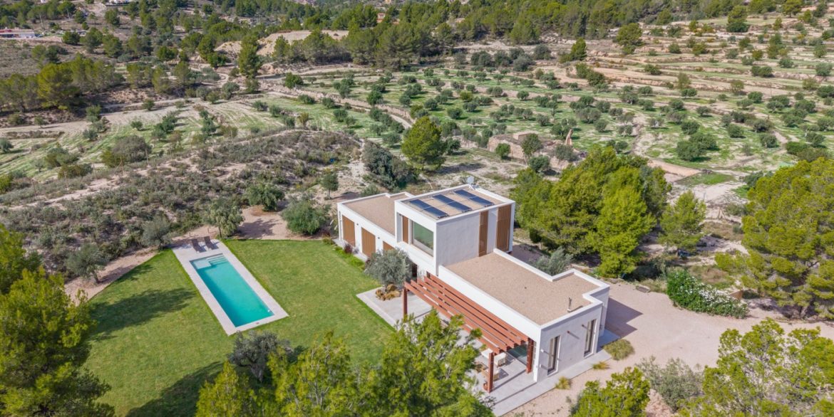 o_1j9500e9kd3kvun19fe1jrla704p