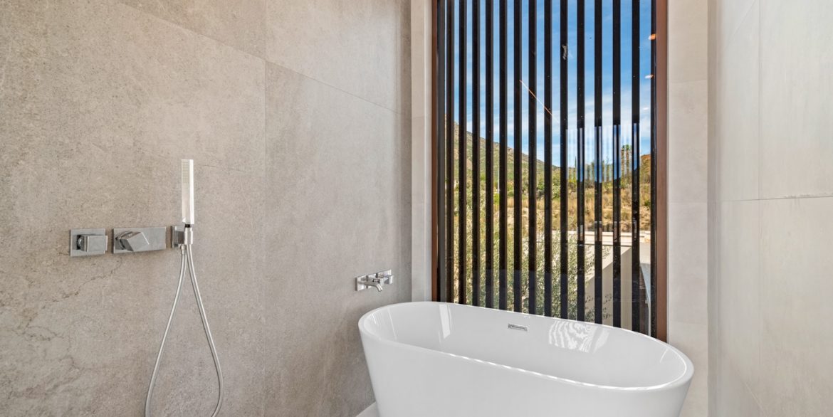 o_1j9500e9ktahj3rgf916mn5qt4i