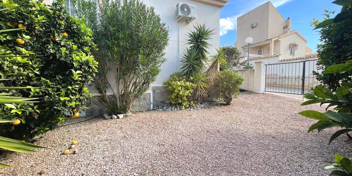 o_1j99s3e2n1etu18cl1ql24f81e5c2f