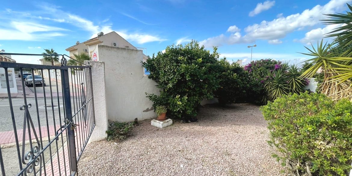 o_1j99s3e2n1tsk1o5j14k51ub8b282c