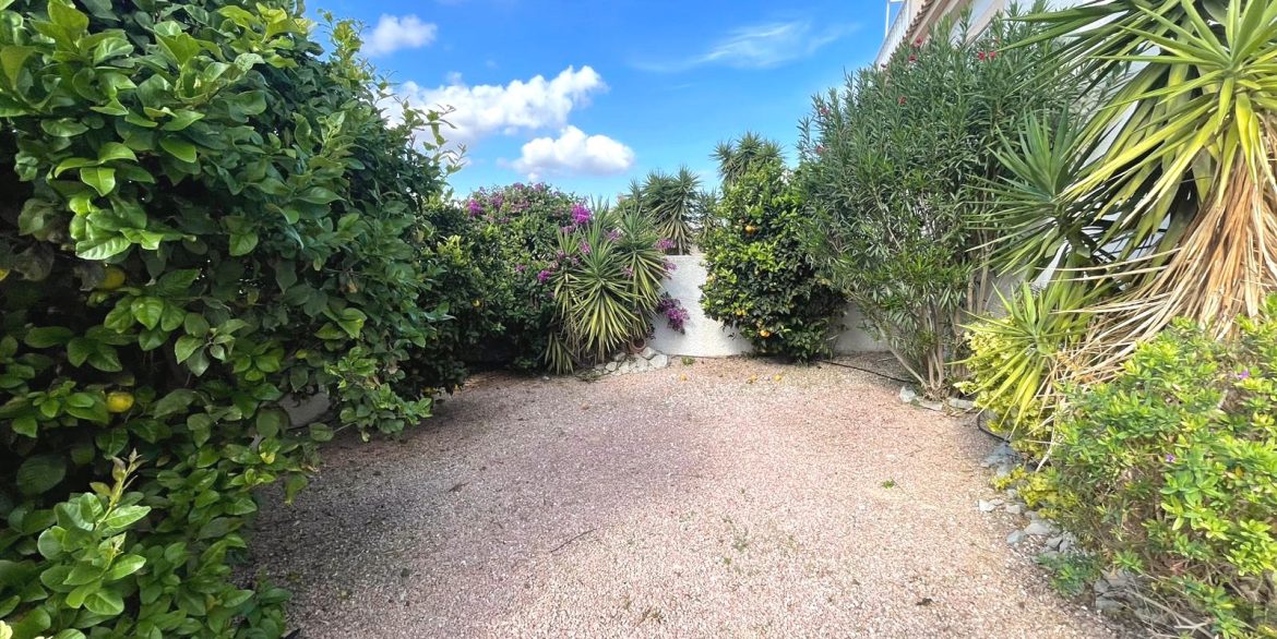 o_1j99s3e2nub8o5l5bssov1jle2d