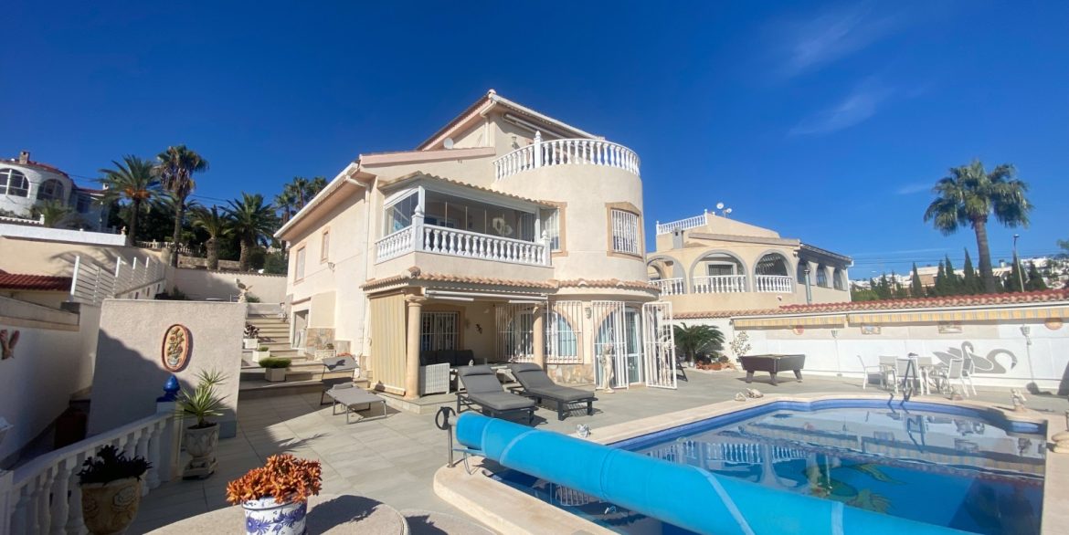 o_1j9a3jshm1561cut153g16f9l782t