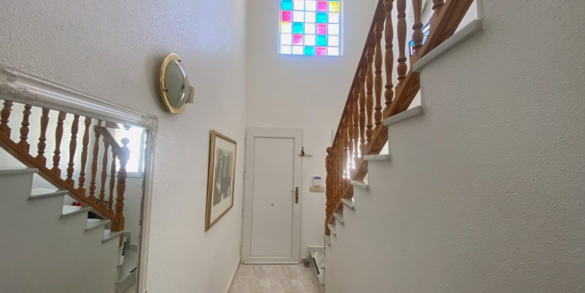 o_1j9a3jshnb181t1hbb7j2tgnd3v