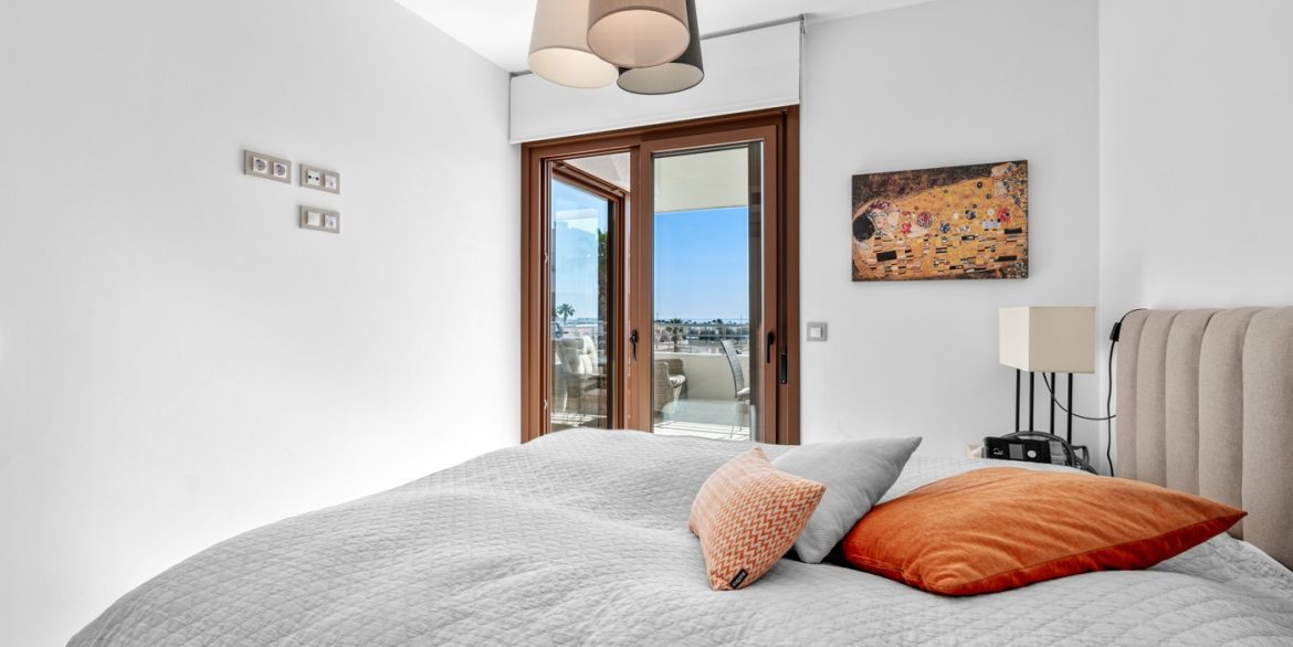 o_1j9cmq8kq2eq4geu841hl39pc3e