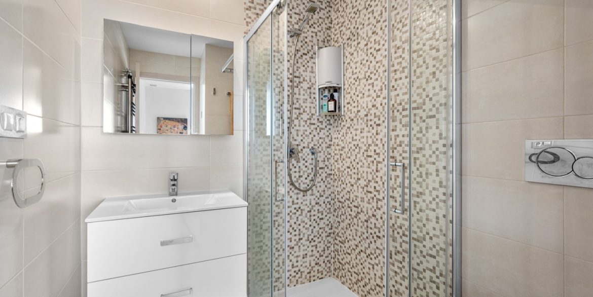 o_1j9cmq8kqc5f1r75kgrkdih3h