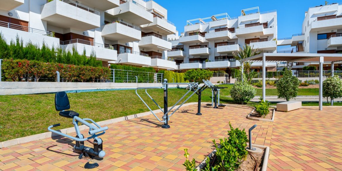 o_1j9cmq8kr1vld77q1tst1ip4d073v