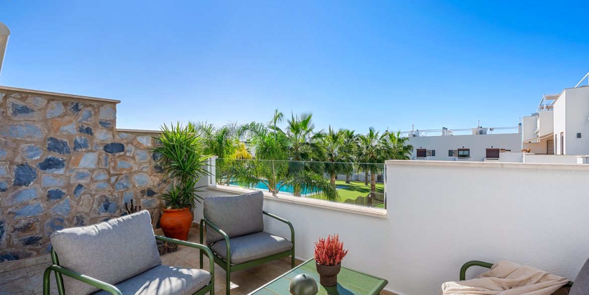 o_1j9mt3cvu145eccop1s1k551d3230