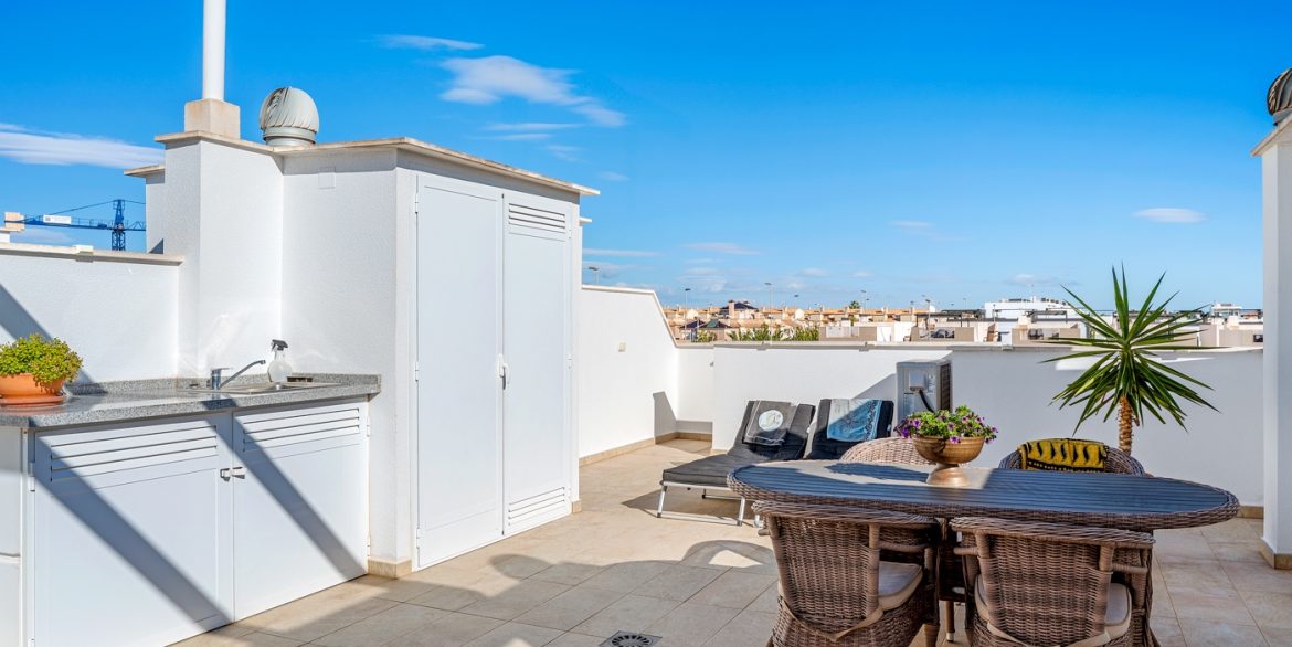 o_1j9mt3cvu1rencog5fm1cmtvf235