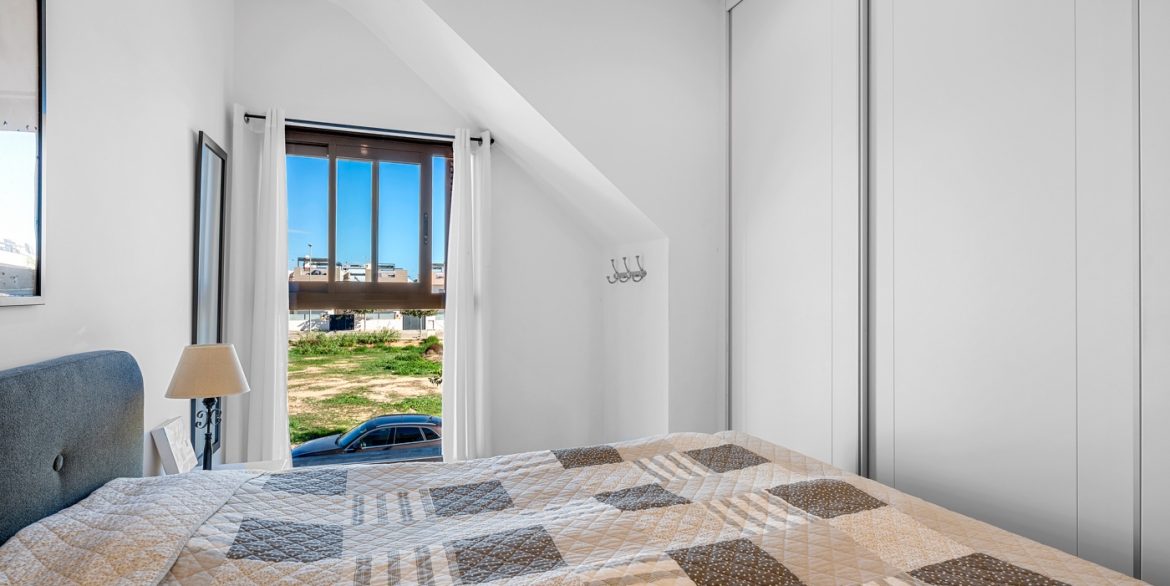 o_1j9mt3cvusbsi81e4f1tqn1km43c