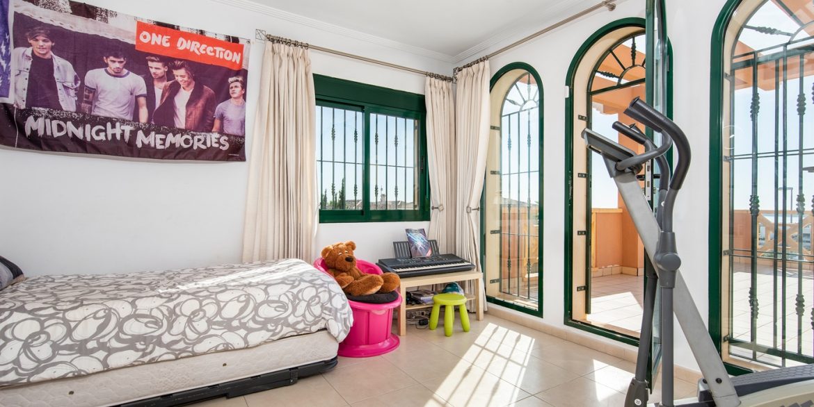 o_1ja0ukjtq1r0sj11b2m2mc7053c