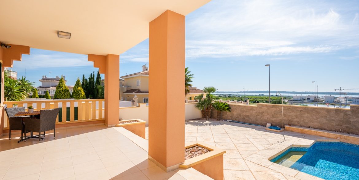 o_1ja0ukjtq34k1gtr10k41carqat34