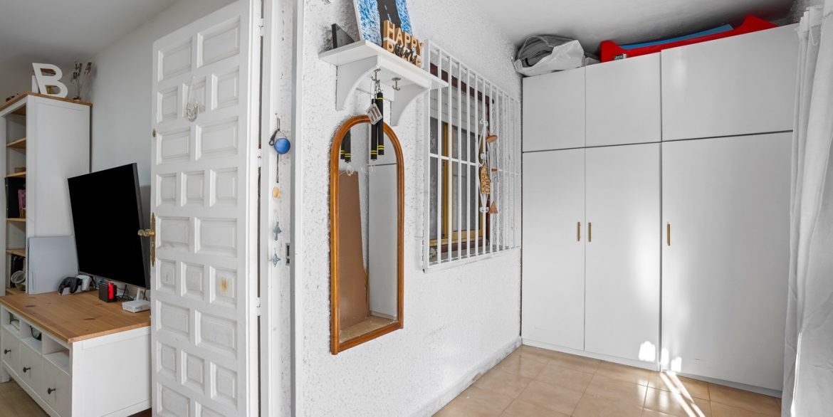 o_1jabahs9j71h1gec14j214ek1uak2q