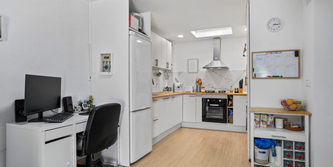 o_1jabahs9jvug9m1k8q1sq61ujn2m