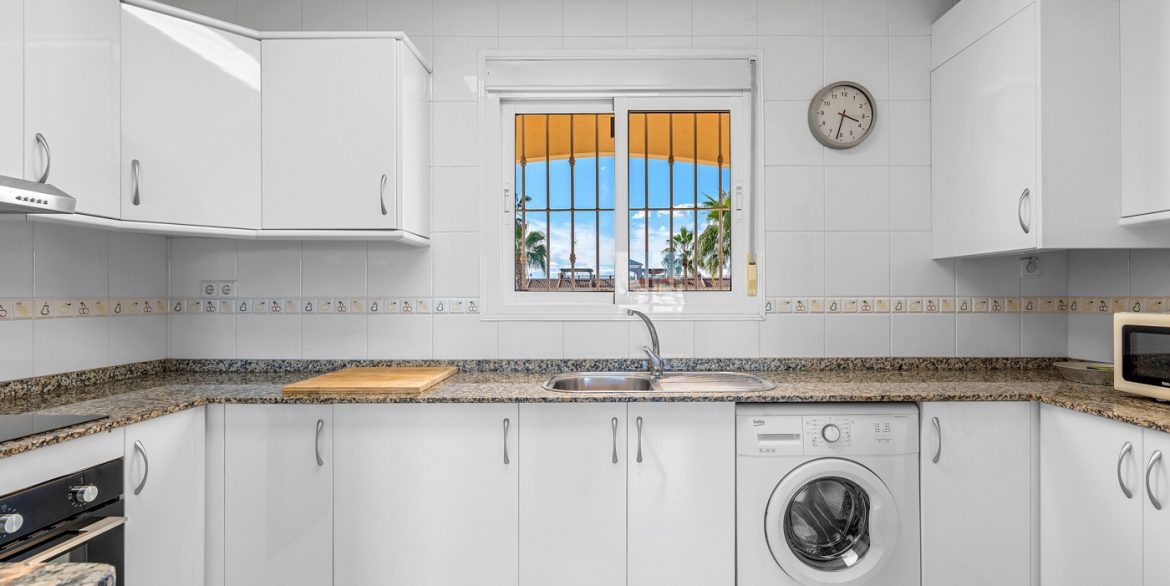 o_1jac7gncpm0l15joruf1i6f5hj31